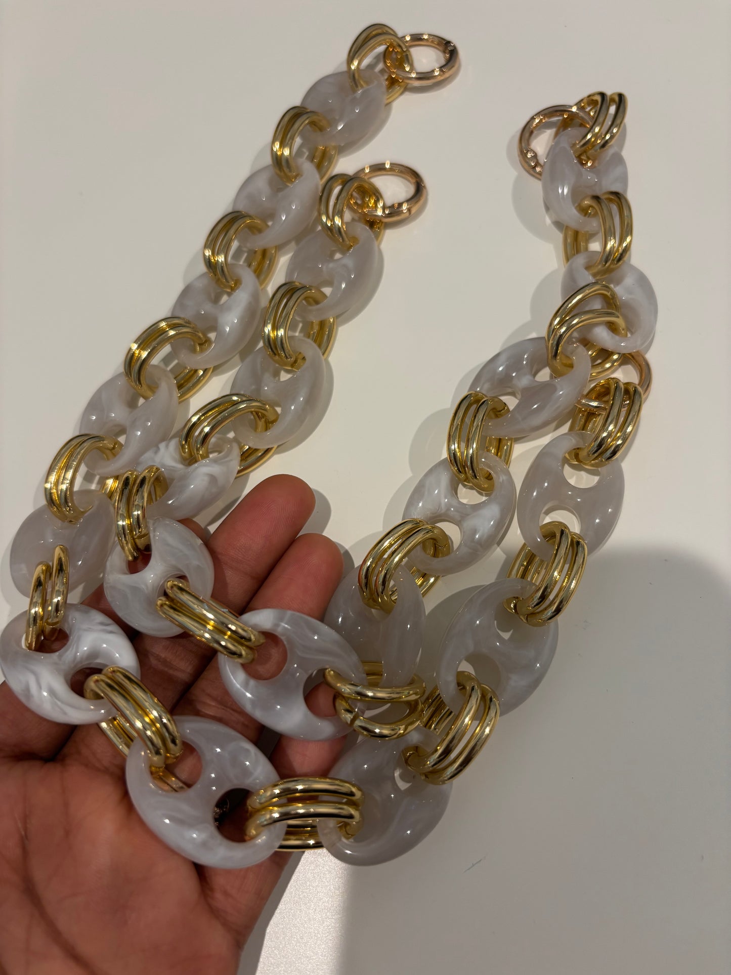 Teleo-  Bag Charm| Cowrie